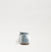 Load image into Gallery viewer, Alie Silk Velvet Flat