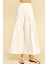 Load image into Gallery viewer, Pleated Wide Leg Pant
