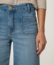 Load image into Gallery viewer, Totally Patch Pocket Wide Leg Meg
