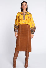 Load image into Gallery viewer, Medallion Hannah Top

