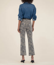 Load image into Gallery viewer, Leopard Kelsey Ankle Flare
