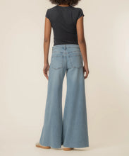 Load image into Gallery viewer, Transcendent Blake High Rise Jean
