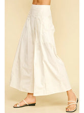 Load image into Gallery viewer, Pleated Wide Leg Pant
