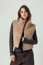 Load image into Gallery viewer, Sherpa Cecily Vest
