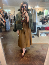 Load image into Gallery viewer, Calhoun Button Down Midi Dress
