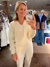 Load image into Gallery viewer, V Neck Regular Long Sleeve Sweater
