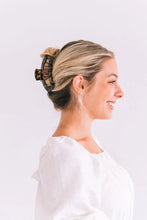 Load image into Gallery viewer, Large Open Tortoise Clip
