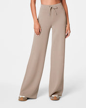 Load image into Gallery viewer, Airessentials Wide Leg Pant
