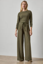 Load image into Gallery viewer, Full Length Pleated Pant
