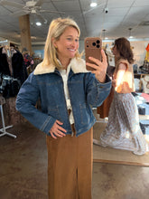Load image into Gallery viewer, Waverly Wide Collar Jacket
