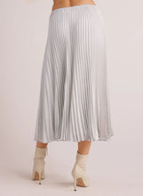 Load image into Gallery viewer, Metallic Pleated Midi Skirt
