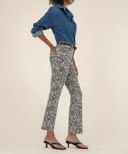 Load image into Gallery viewer, Leopard Kelsey Ankle Flare
