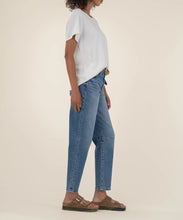 Load image into Gallery viewer, Improving Ashley Barrel Jean
